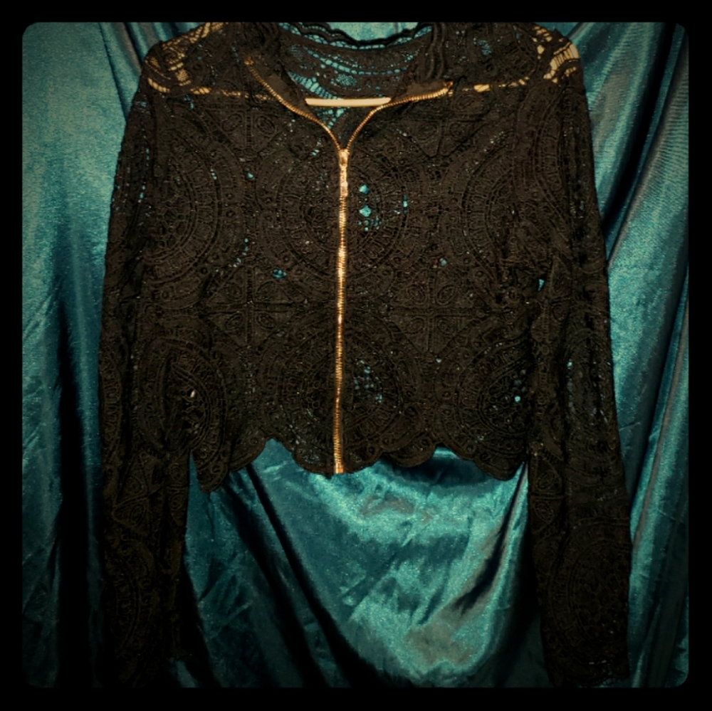Lace top/sweater